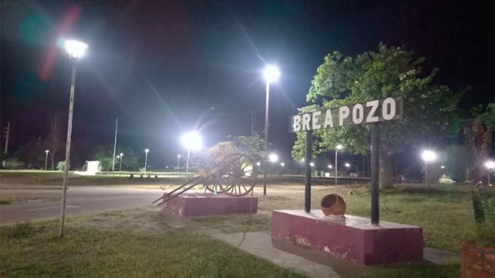 Desmalezamiento e iluminación en la estación de trenes de Brea Pozo