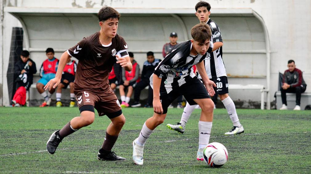 Central Córdoba festejó ante Platense en una división de los Juveniles de la Liga Profesional