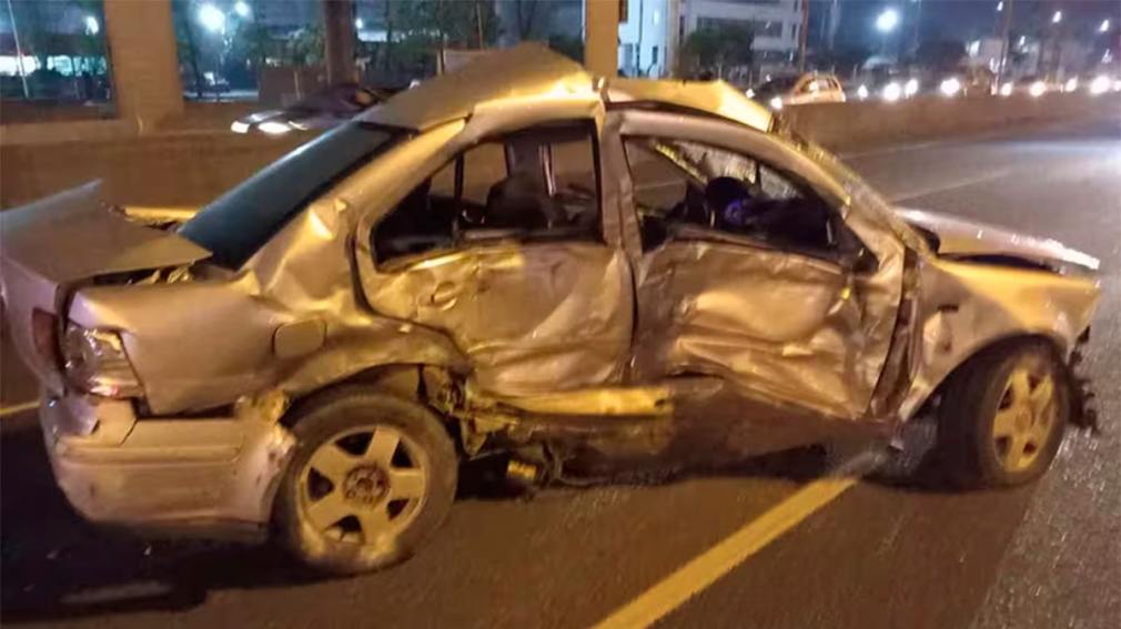 Tragedia en Panamericana: un hombre chocó, salió despedido del vehículo y murió