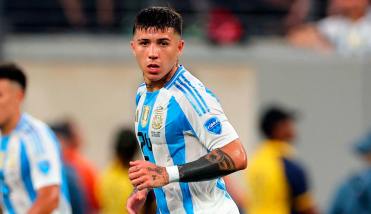  Enzo Fernández llegó para sumarse a la Selección Argentina y elogió a Franco Mastantuono: “Es un crack”