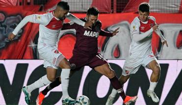 Argentinos Juniors festej ante Lans en La Paternal