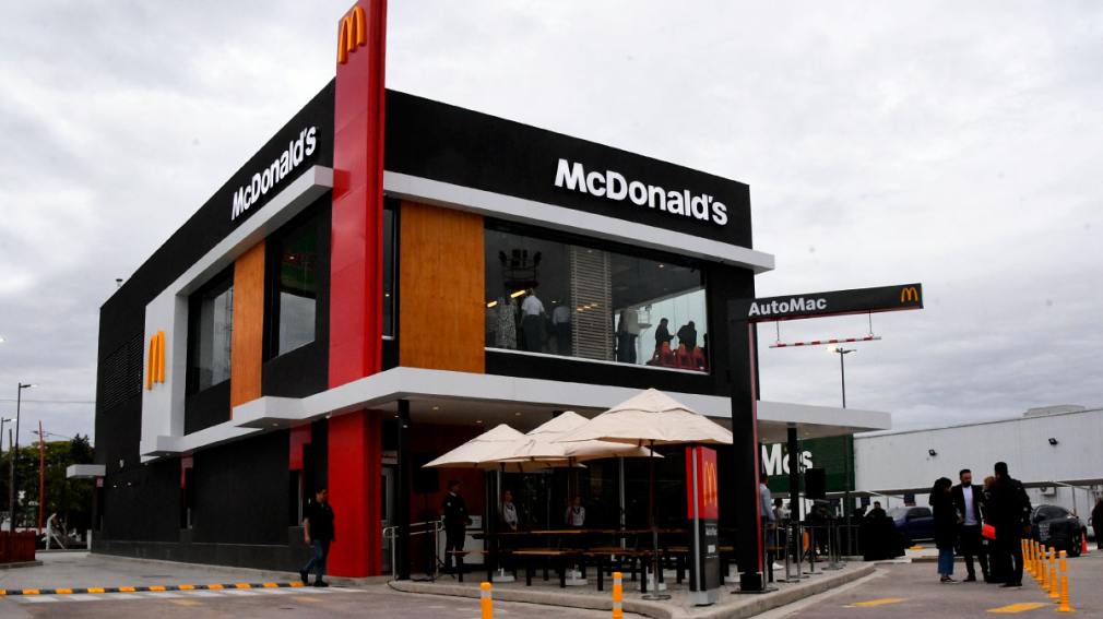 McDonald’s continúa su expansión en Argentina: abrió su nuevo local con el primer AutoMac de Santiago del Estero