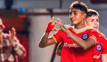 Argentinos Juniors se recuper con una goleada ante Newells