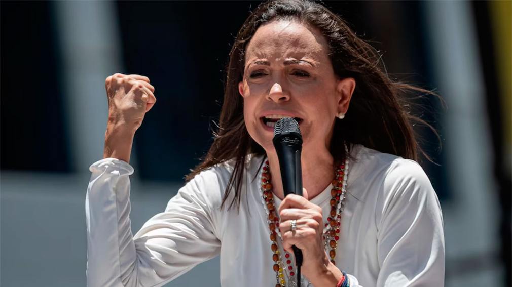 María Corina Machado negó su supuesto exilio: “El que se va es Nicolás Maduro”
