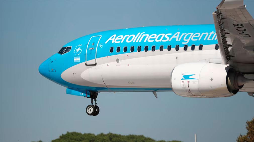 El Gobierno declaró sujeta a privatización a Aerolíneas Argentinas