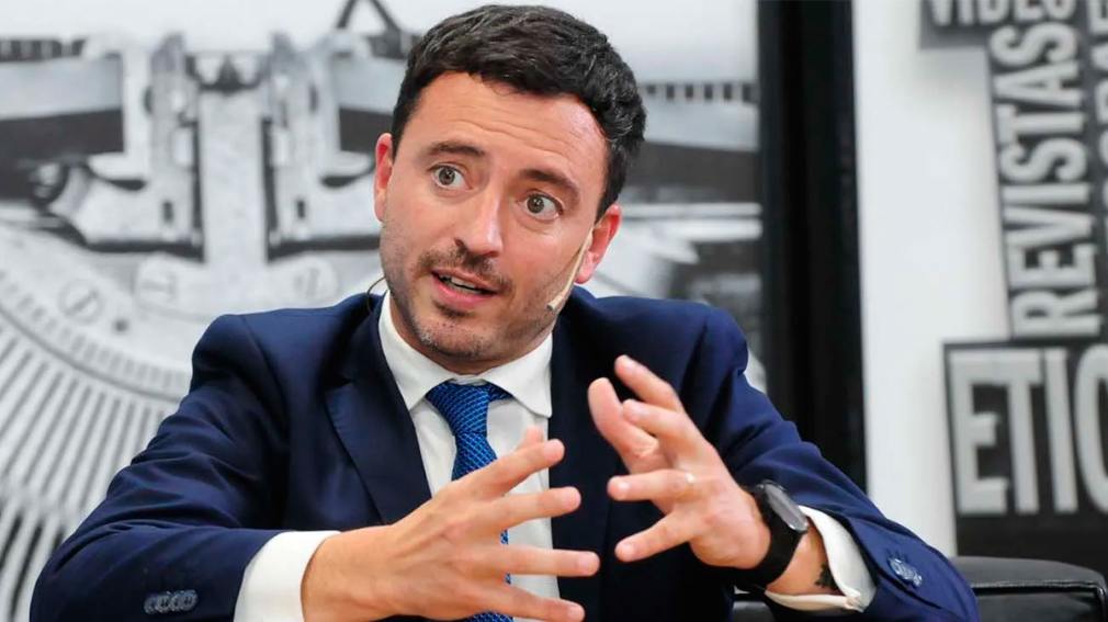 Repudio: un diputado difundió un video falso del gobernador Llaryora creado con IA