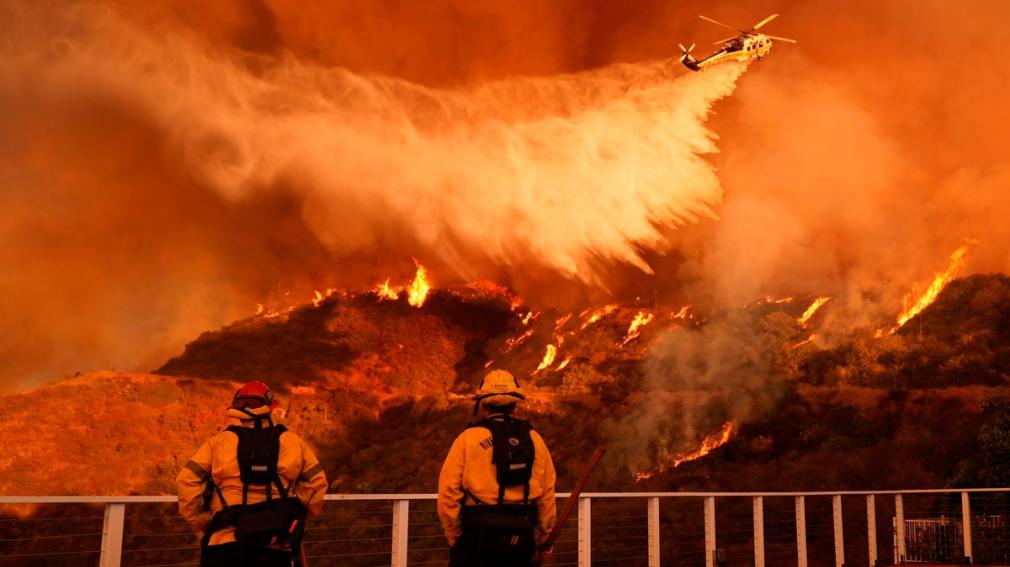 Asciende a 16 la cifra de muertos por incendios forestales en Los Ángeles