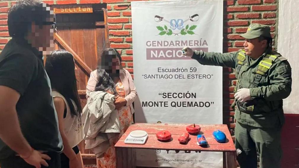 Detienen a boliviana embarazada con 2 kilos de cocaína escondida en su cuerpo