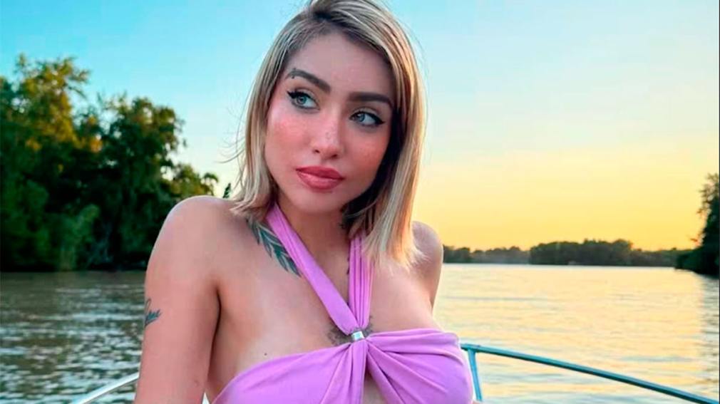 María Becerra fue operada de urgencia tras sufrir un fuerte dolor abdominal