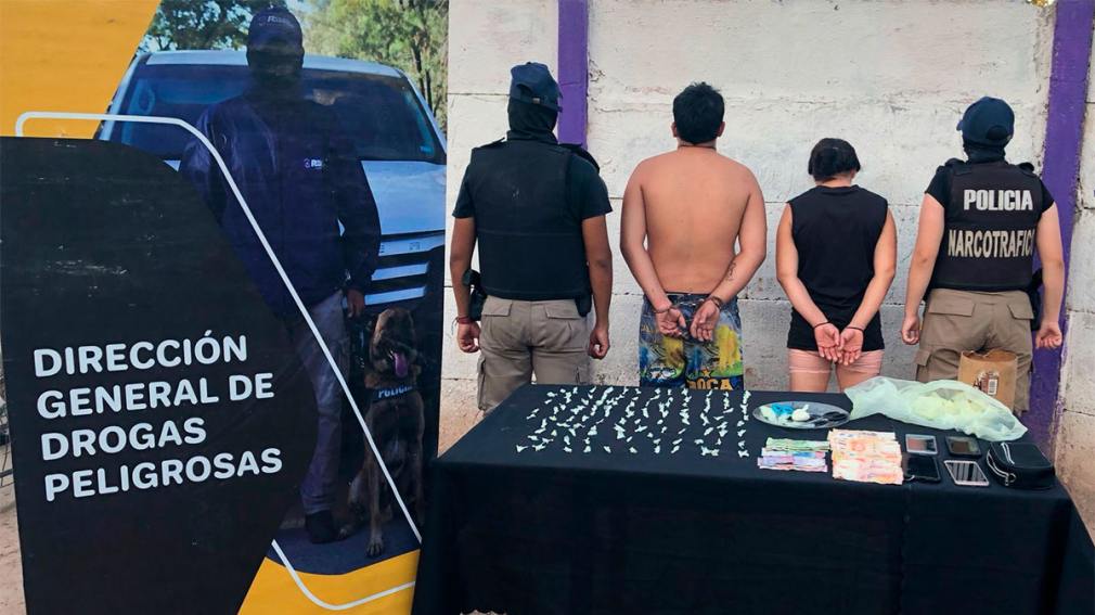 Operativo antidroga en el Bº Belén: detienen a dos personas y secuestran cocaína