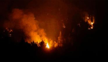 “Estamos en caos total”: el fuego se descontroló en El Bolsón y se acerca a la ciudad