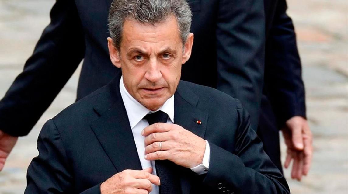 Francia: condenado, el ex presidente Nicolas Sarkozy ya usa un brazalete electrónico