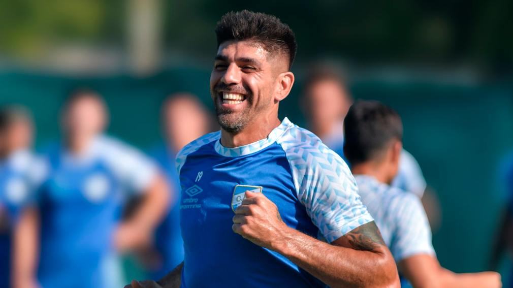 Leandro Díaz fue presentado en Atlético Tucumán tras su polémica salida de Lanús
