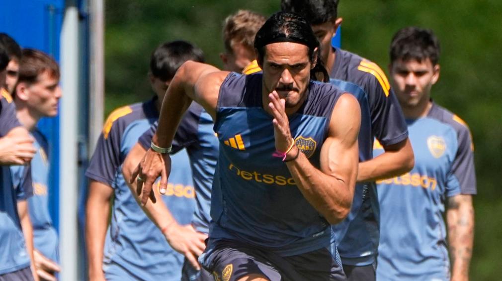 Cavani hizo fútbol y estaría en condiciones de reaparecer el lunes ante Independiente
