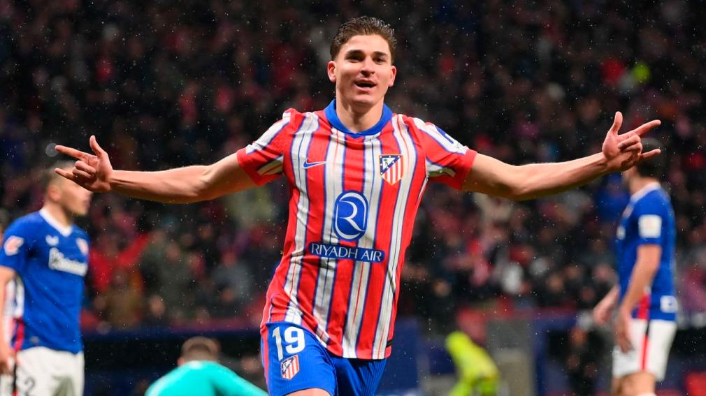 Julián Álvarez anotó y le dio el triunfo al Atlético de Madrid que se trepó a la punta