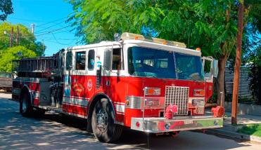Sofocaron un incendio que dejó grandes pérdidas materiales en Av. Colón