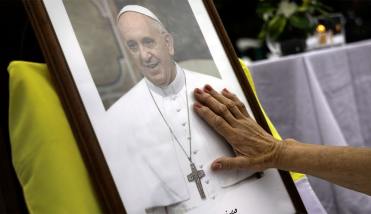 El Papa comenzó a responder a la terapia antibiótica de forma contundente por primera vez