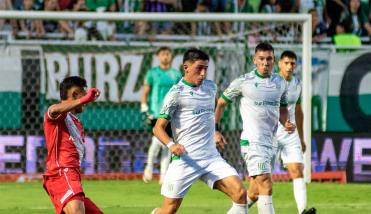 Argentinos Juniors logró un triunfazo ante Banfield y se subió a la cima