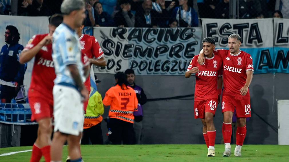 Huracán consiguió un triunfazo ante Racing en Avellaneda para seguir prendido arriba