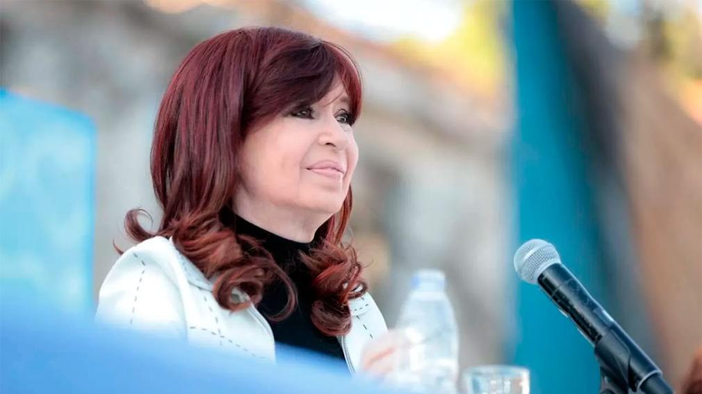 Cristina Kirchner arremetió contra Javier Milei por sus políticas respecto a las Islas Malvinas