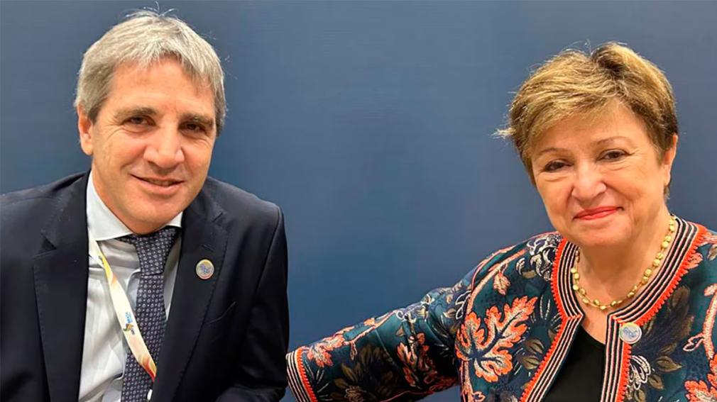 Caputo aseguró que el acuerdo con el fondo es vital para reducir la inflación