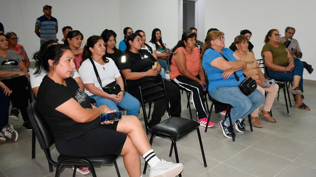 Dictarán talleres sobre manejo de redes sociales para emprendedores de Colonia El Simbolar