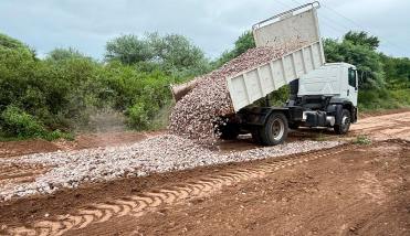 El municipio de Forres realiza trabajos sobre caminos vecinales en los parajes