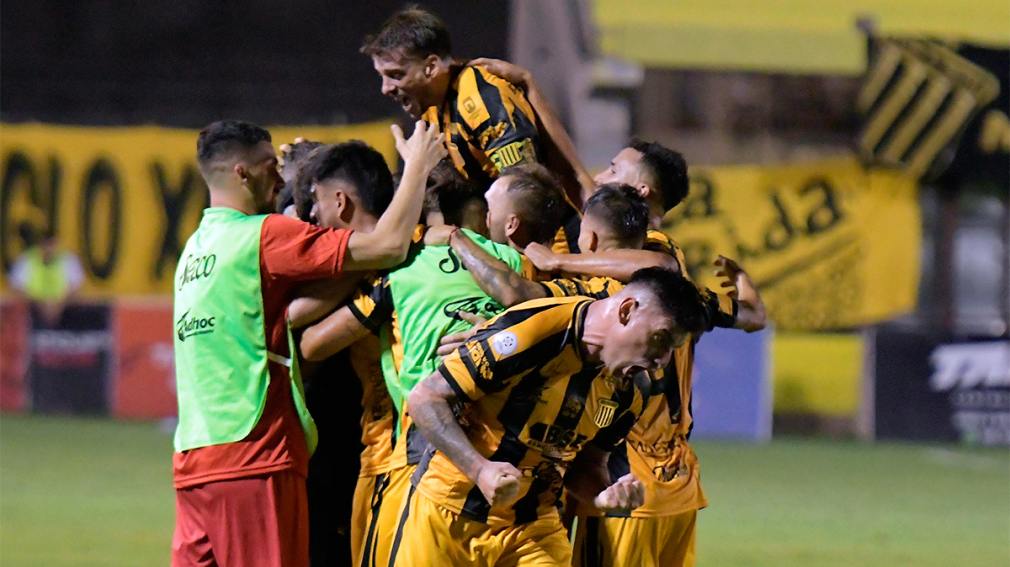 Mitre confirmó su levantada con otra valiosa victoria ante Almirante Brown