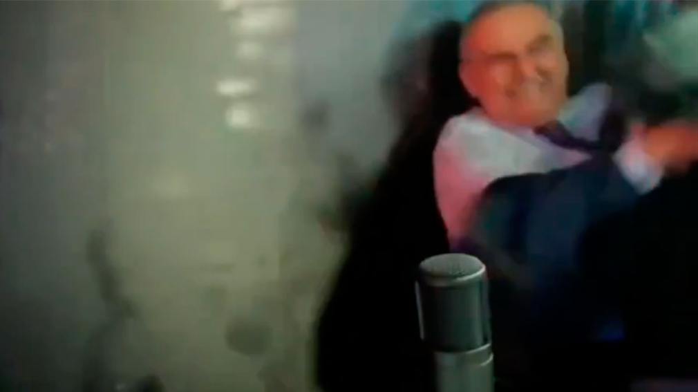 Belliboni, otra vez a las piñas en un streaming: lo increpó un libertario y los terminó separando Guillermo Moreno