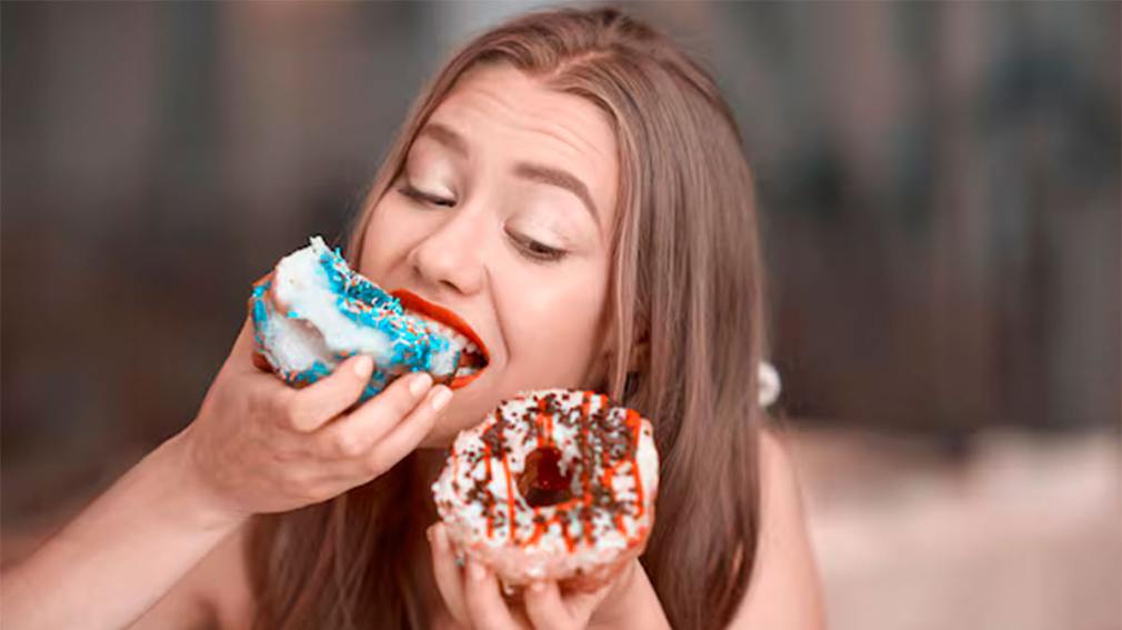 Antojos y hambre premenstruales: ¿qué causa el síndrome premenstrual?