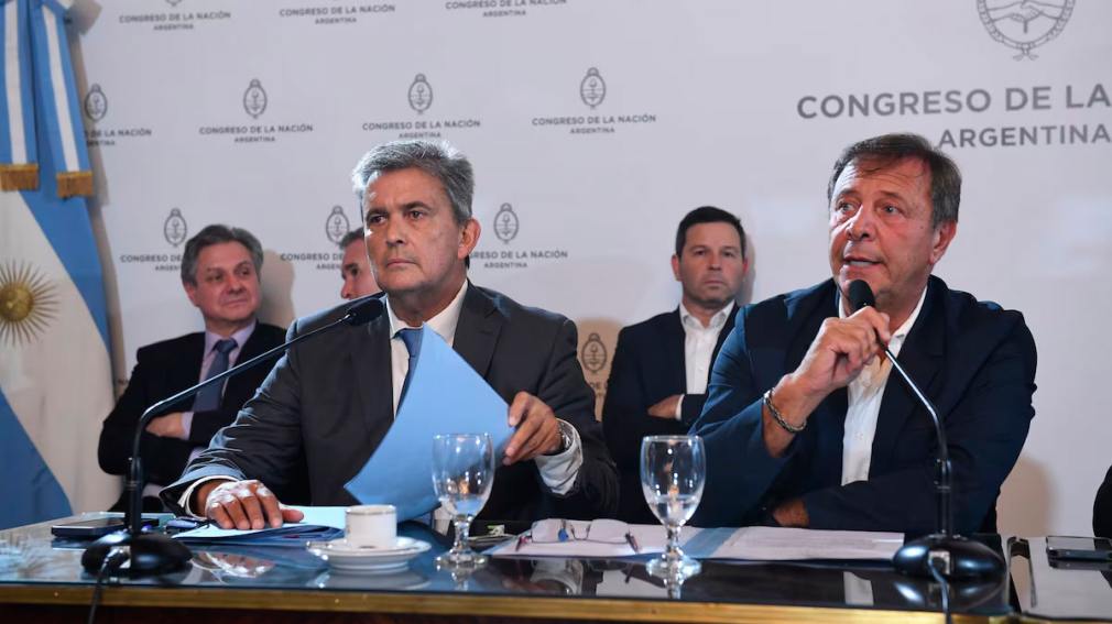 El oficialismo obtuvo dictamen en la bicameral y se encamina a aprobar el DNU del acuerdo con el FMI