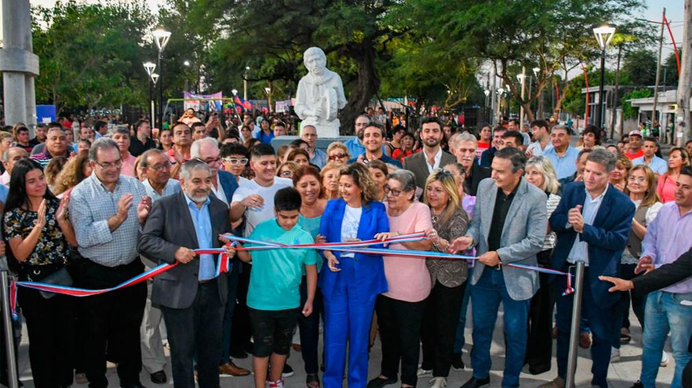 La intendente Fuentes inauguró la renovada plazoleta El Vidalero