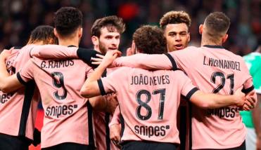 Paris Saint-Germain arrasó con St. Etienne y quedó al borde del título en la Ligue 1