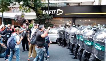 Marcha al Congreso: Gendarmería evitó cortes y hubo forcejeos con manifestantes