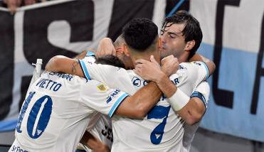 Con un Maravilla Martínez imparable, Racing goleó a Banfield en Avellaneda
