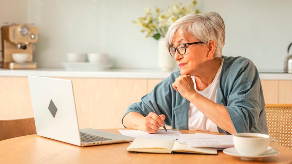 Salud mental: los 6 beneficios de escribir tus tareas, según estudios