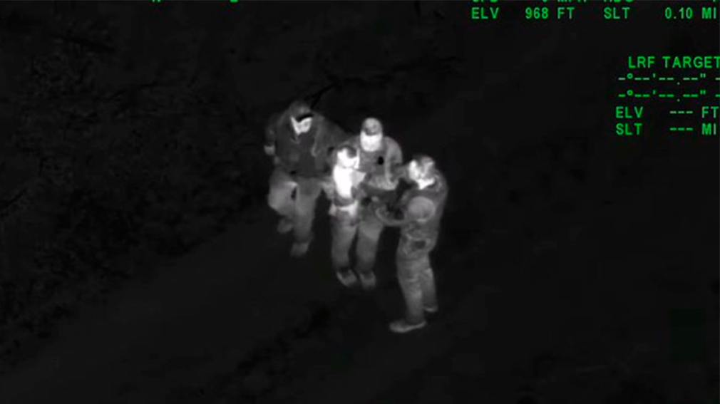 Solo y en un bosque: hallaron a un nene gracias a un helicóptero y su cámara térmica