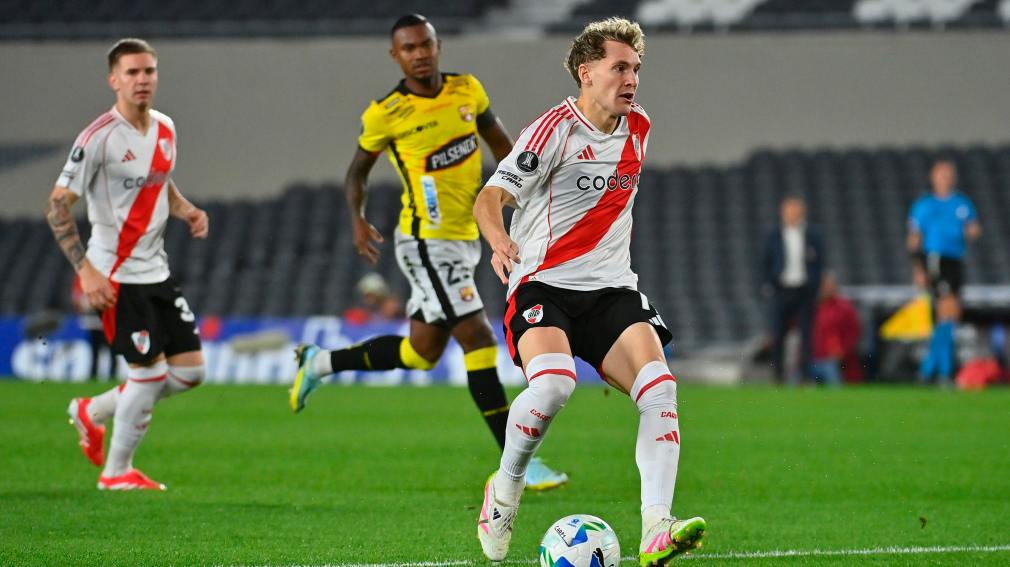 River hizo el gasto, pero no pudo con Barcelona de Ecuador y se tuvo que conformar con un empate