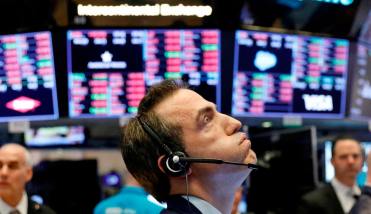 En medio de la guerra comercial, el riesgo país superó los 1000 puntos y las acciones argentinas cayeron 7%