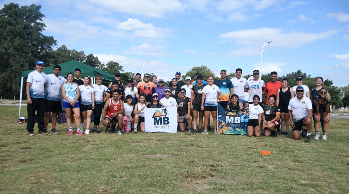 Matías Barrientos impulsa el trail running en Santiago: Permite disfrutar del contacto con la naturaleza