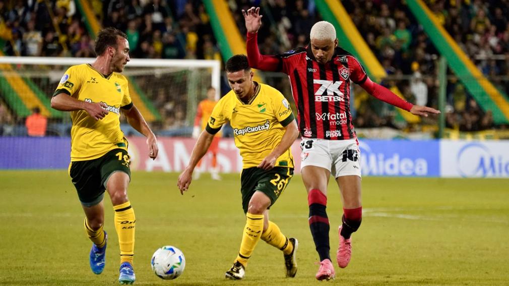 Sin goles en Varela: Defensa y Justicia no pasó del cero ante Vitória por la Copa Sudamericana
