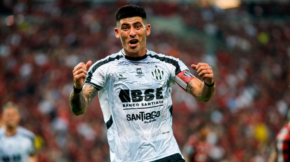 Hinchas de Central Córdoba recrearon el gol de Florentín a Flamengo en la playa de Río