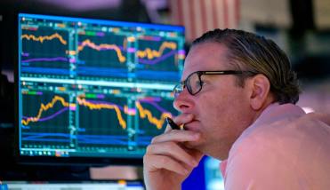 A la espera de definiciones con el FMI la Bolsa sube 4% y el riesgo país supera los 900 puntos