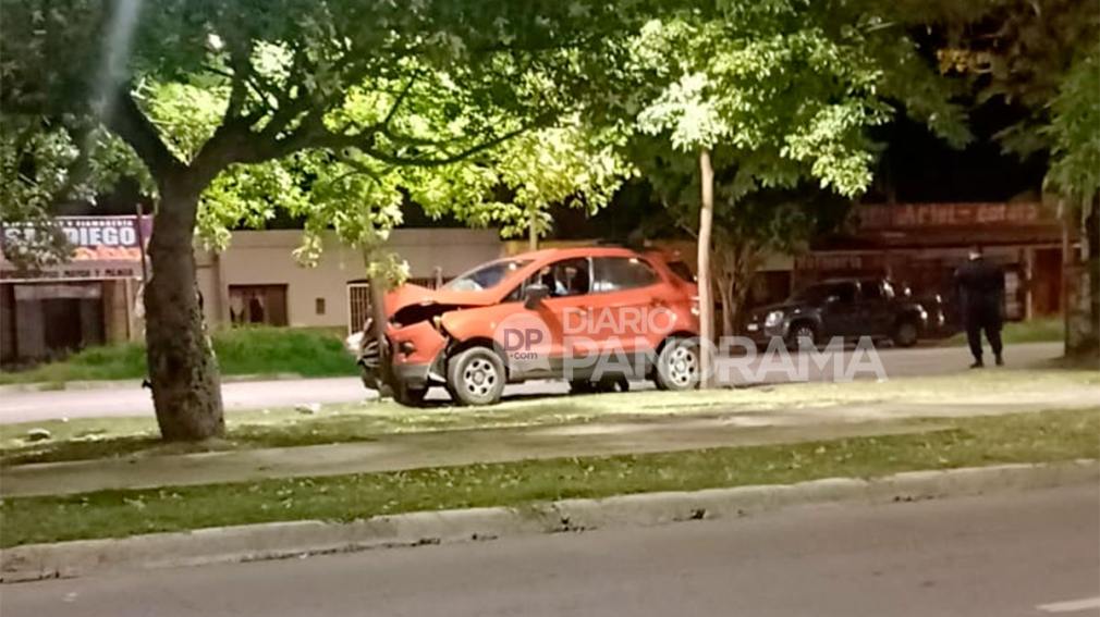 Violento choque en avenida Belgrano: un joven terminó herido tras ser embestido