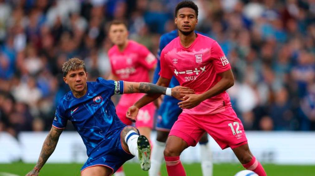 Chelsea empató con Ipswich en Stamford Bridge y se aleja de la Champions