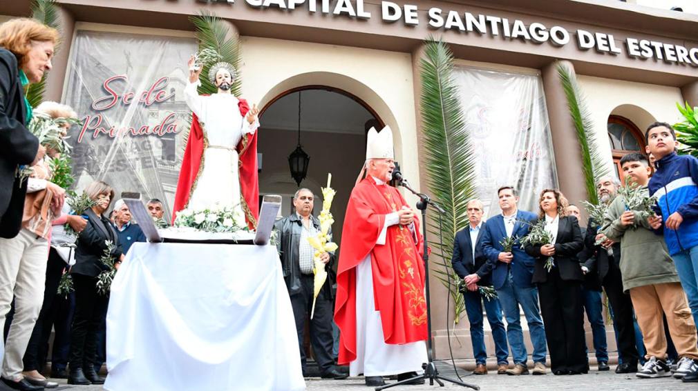 “Jesús nos alienta a servir”: el mensaje de Norma Fuentes tras la bendición de ramos