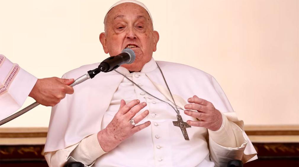 El papa Francisco saludó a los fieles y llamó a rezar por los más necesitados durante la misa del Domingo de Ramos