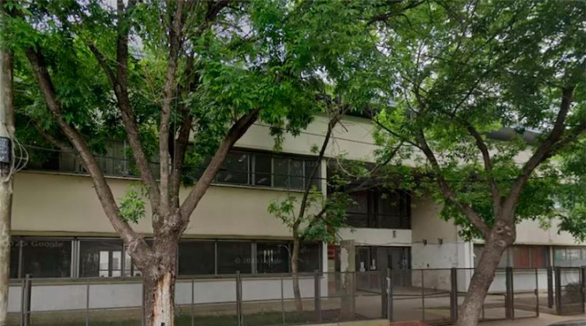 Alarma en una escuela de Florencio Varela: una alumna llevó un arma cargada y 150 balas a clases