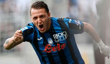 Mateo Retegui encendido: gol, asistencia y victoria clave para Atalanta ante Bologna