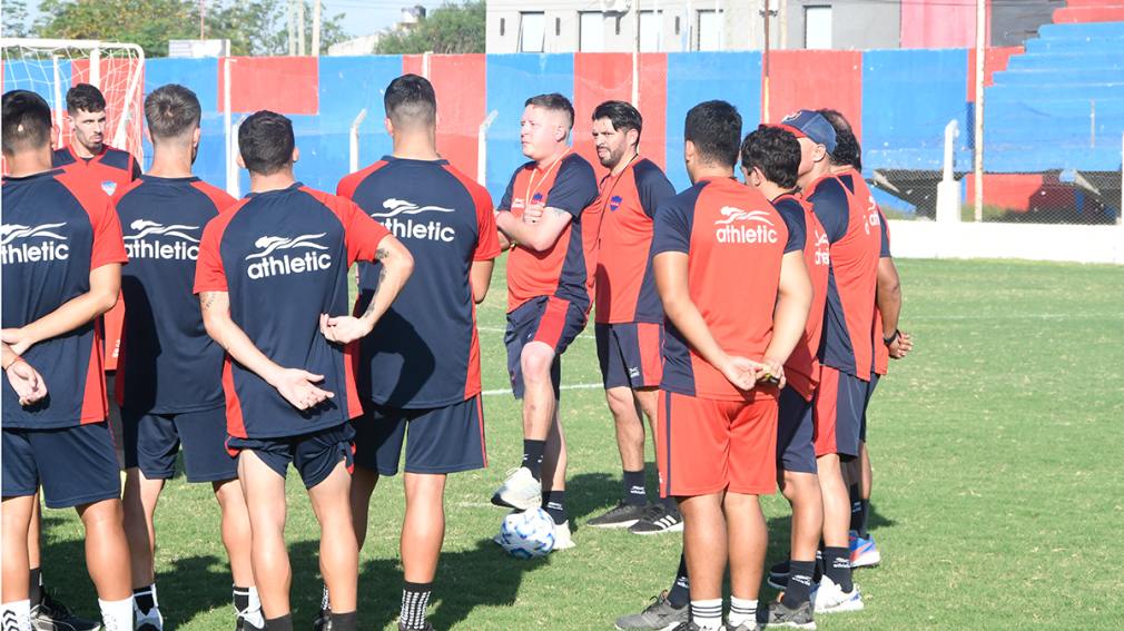 Pablo Martel asumió en Güemes y ya dirigió su primera práctica